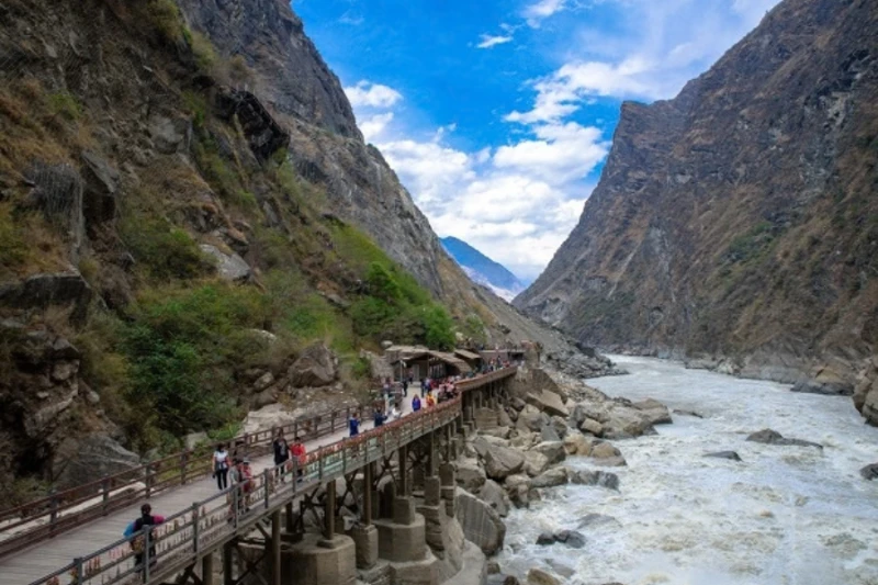 Tour Lệ Giang - Shangrila 5 Ngày 4 Đêm No Shopping Trọn Gói 2027